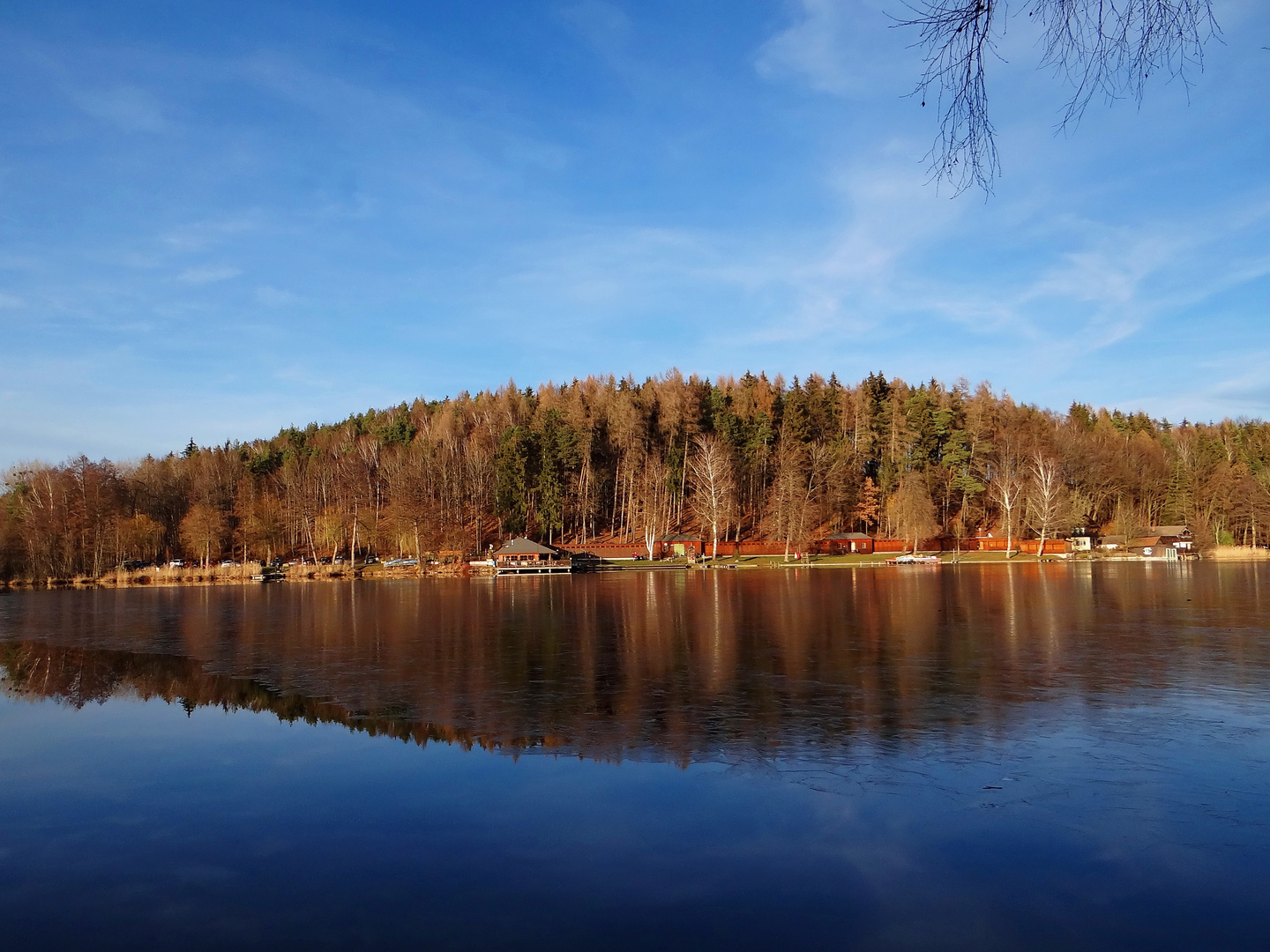 der Holzöstersee, einen Tag nach Weihnachten 2015