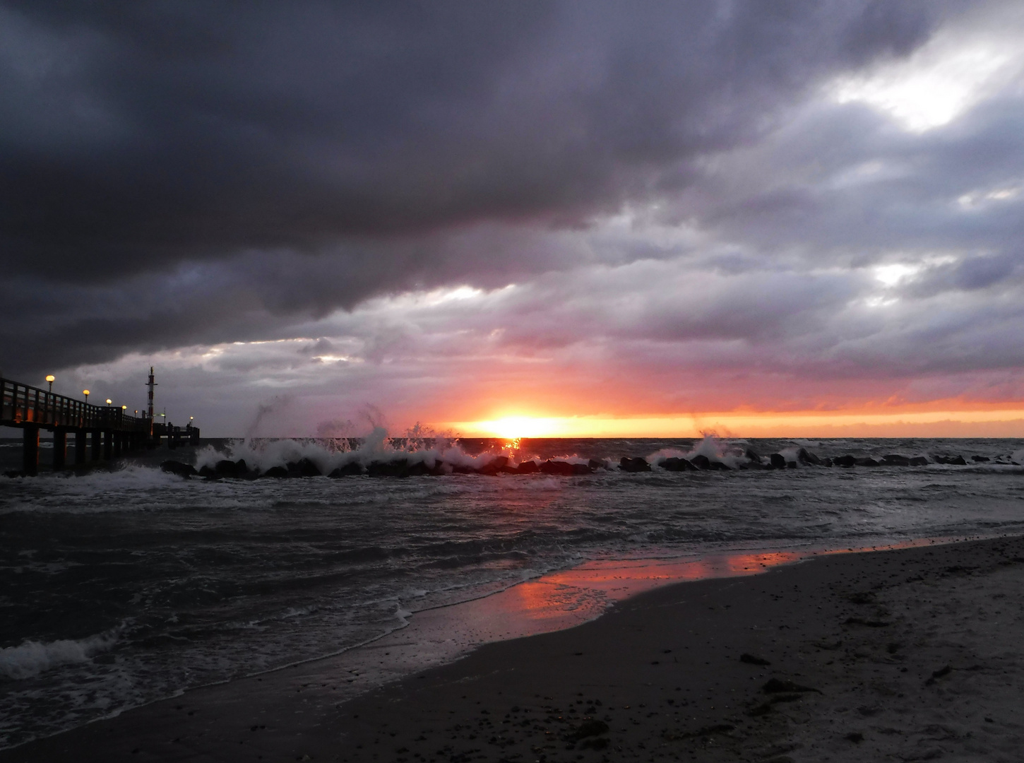 Der Horizont brennt...    und der Strand auch...