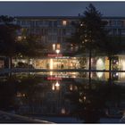 Der Hotel Eingang mit Brunnen - zum Spiegeltag 