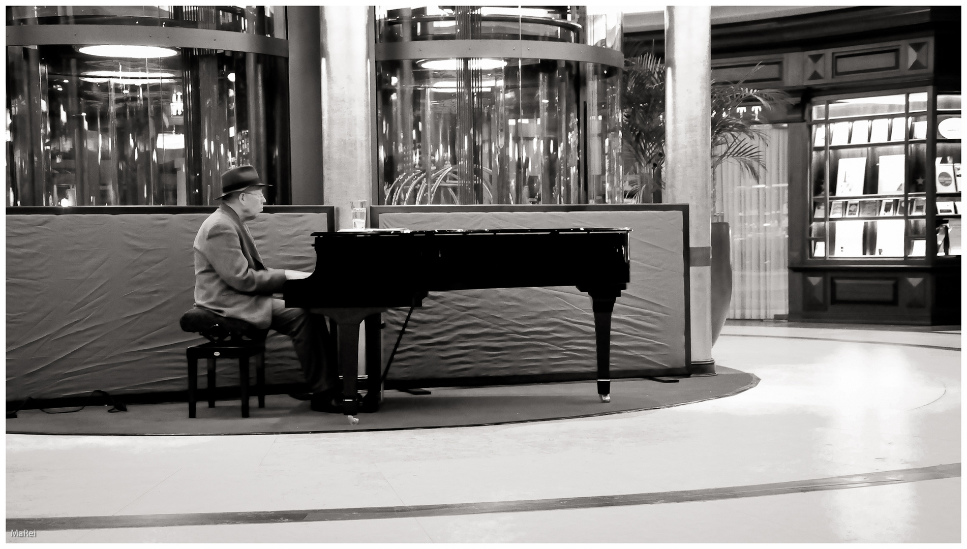 Der Hotelpianist