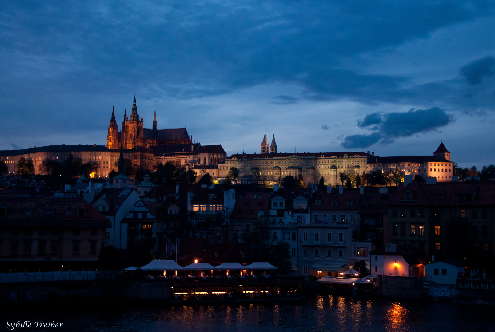 Der Hradschin zur blauen Stunde