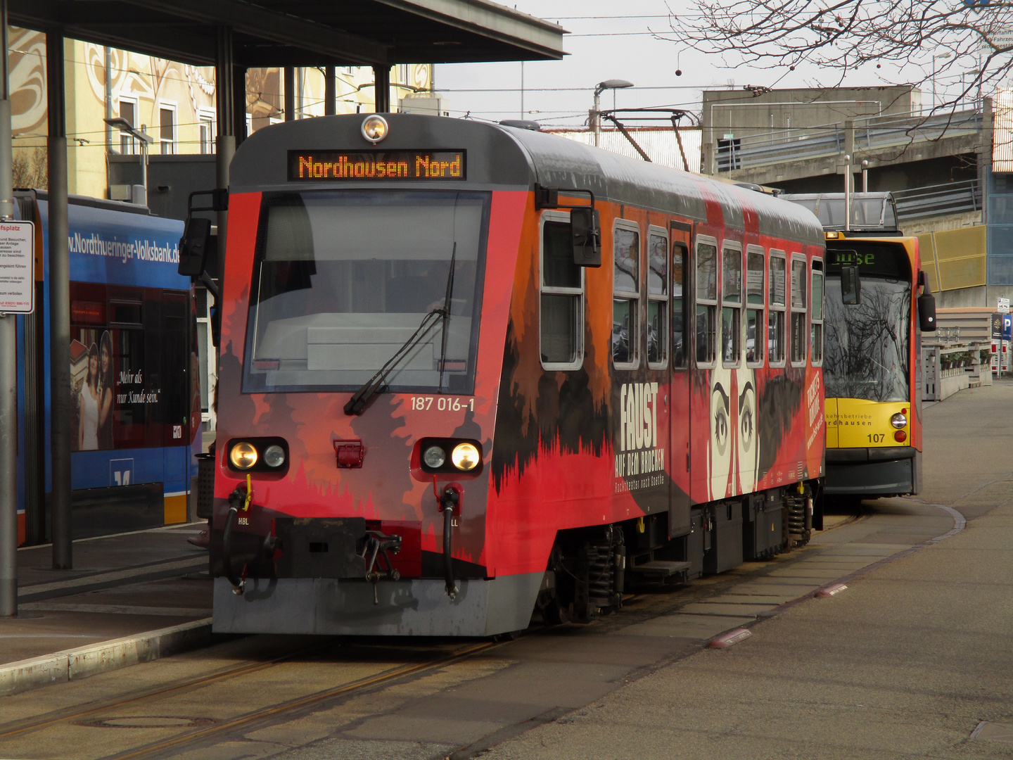 Der HSB Faust Triebwagen in Nordhausen.