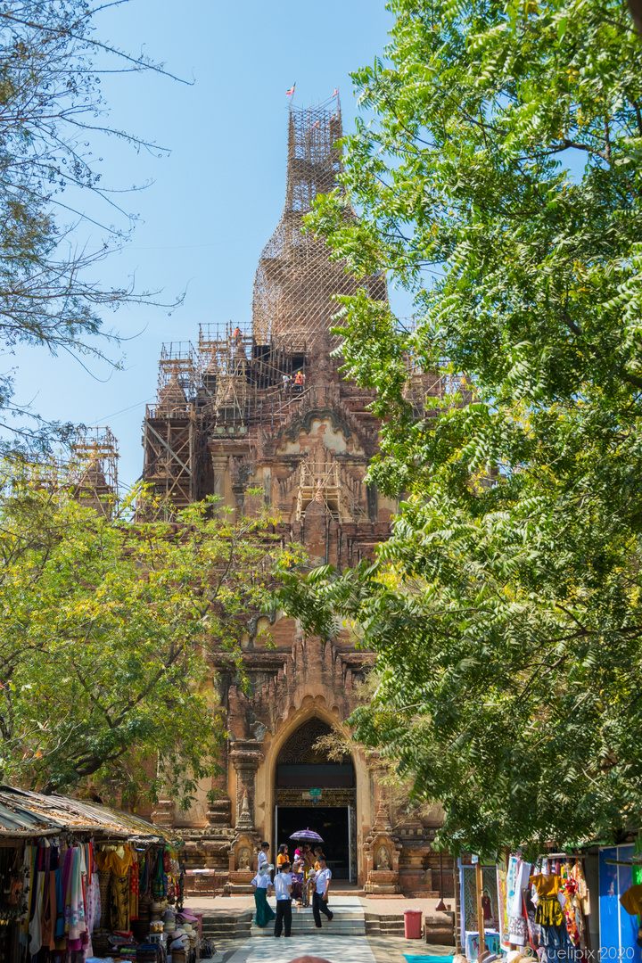 der Htilominlo-Tempel bei Bagan (© Buelipix)