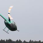 Der Hubschrauber landet gleich