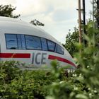 Der ICE - Ausfahrt aus dem Karlsruher Bahnhof