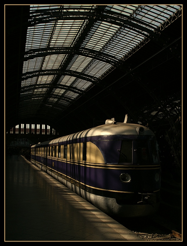 Der ICE der Reichsbahn: SVT 137 225 a/b in Leipzig Hbf