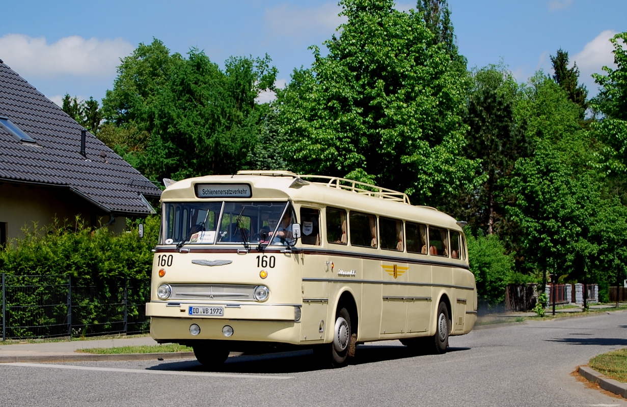 Der Ikarus 66 ...