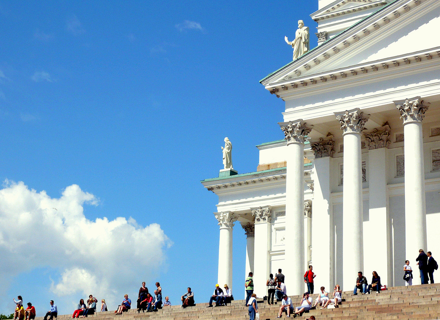 ..  der im Herzen von HELSINKI errichtete  ...