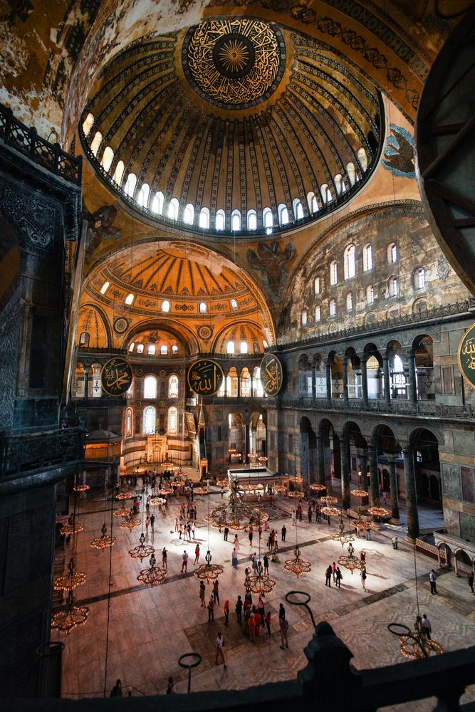 Der immense Innenraum der Hagia Sophia