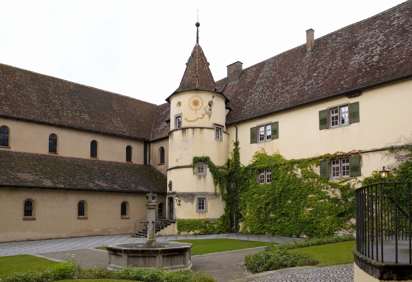 der Innenhof -2-