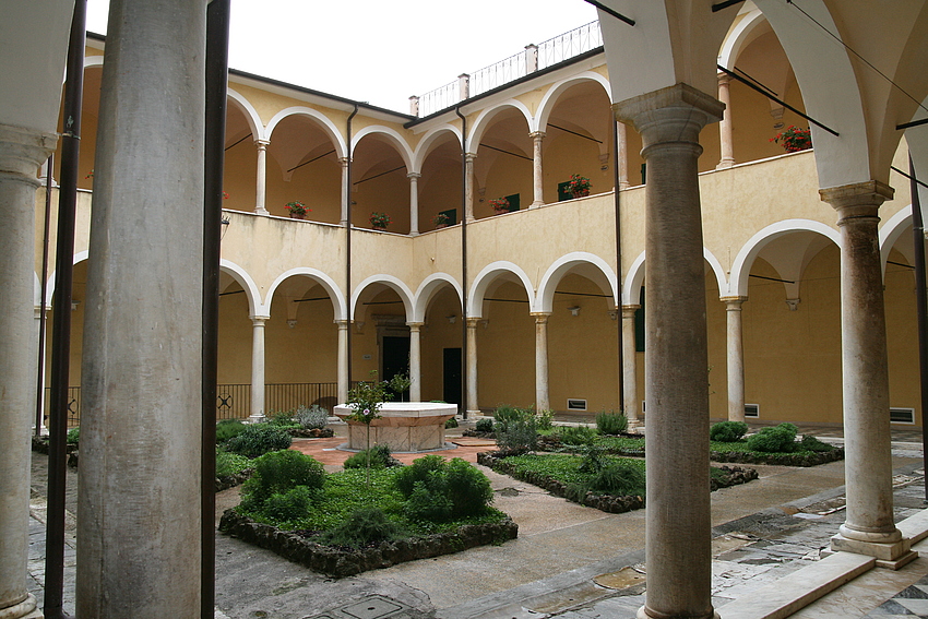 Der Innenhof am Dom von Lucca