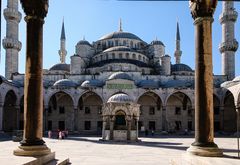 Der Innenhof der Blauen Moschee I...