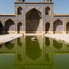 Der Innenhof der Nasir-al-Molk-Moschee