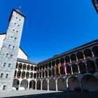 Der Innenhof des Stockalperschlosses mit dem Kasparturm