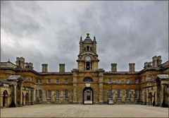 Der Innenhof vom Blenheim- Palace in Woodstock bei Oxford/England