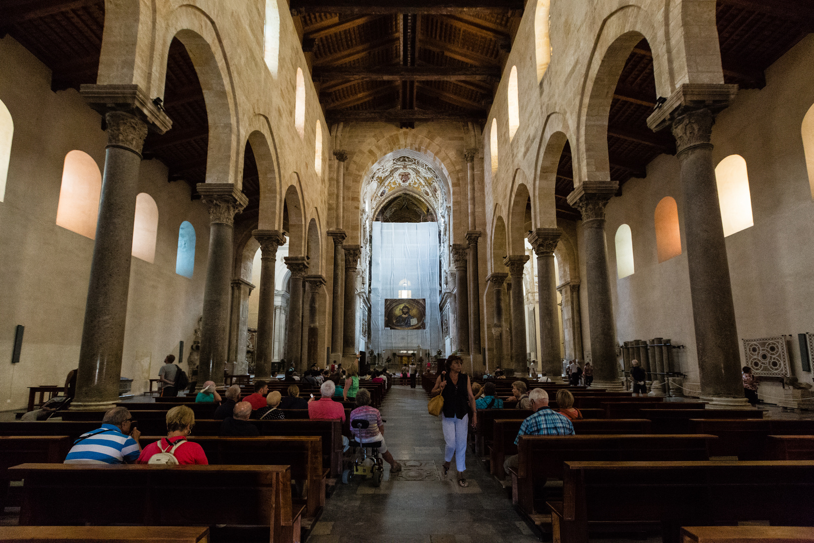 Der Innenraum des Doms von Cefalù (1)