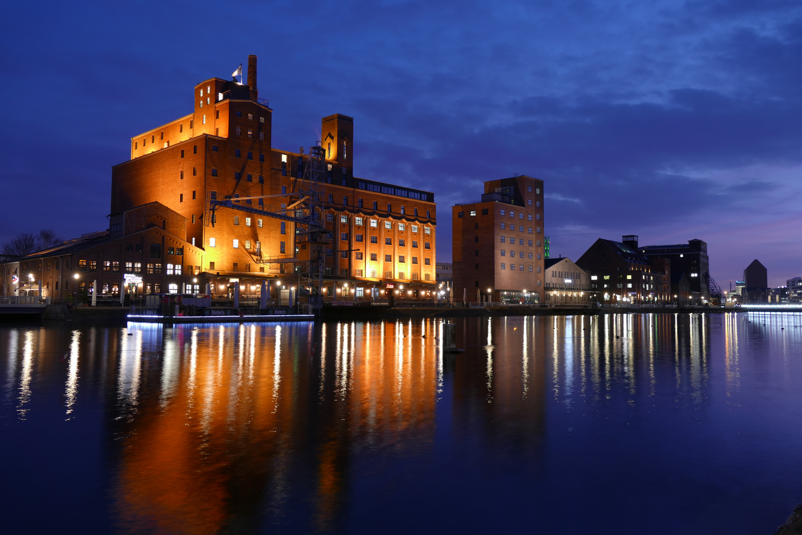 Der Innnenhafen in Duisburg