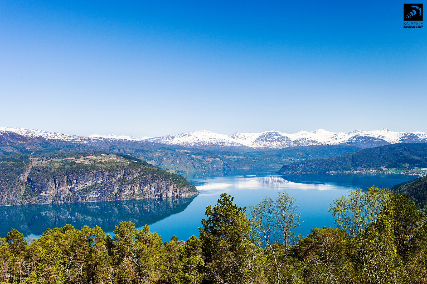 Der Innvikfjord von oben