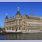 Der Istanbuler Bahnhof Haydarpascha auf der asiatischen Bosporusseite