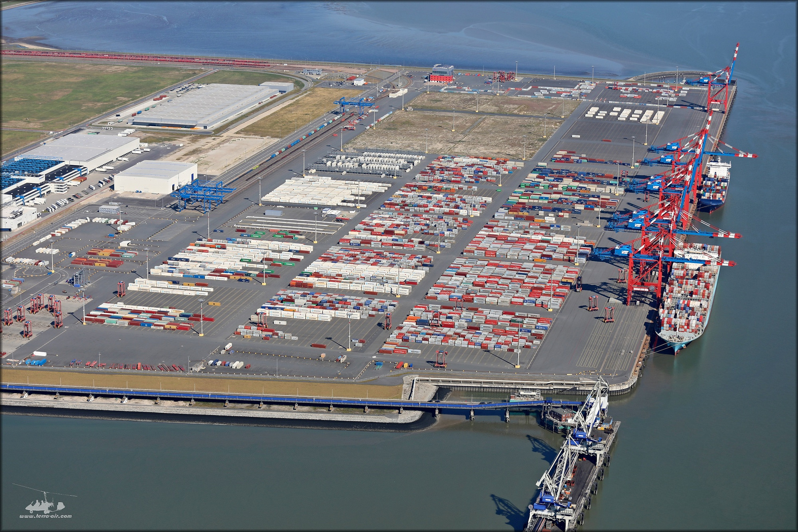 der Jade-Weser-Port im Luftbild