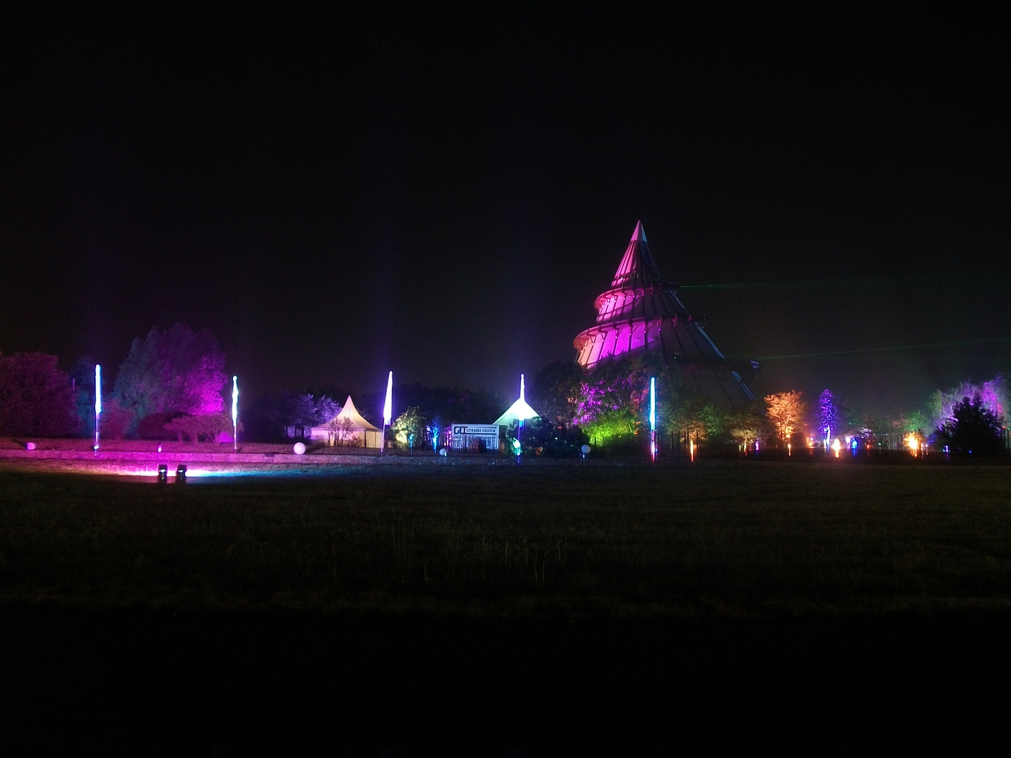 Der Jahrtausendturm im Magdeburger Elbauenpark