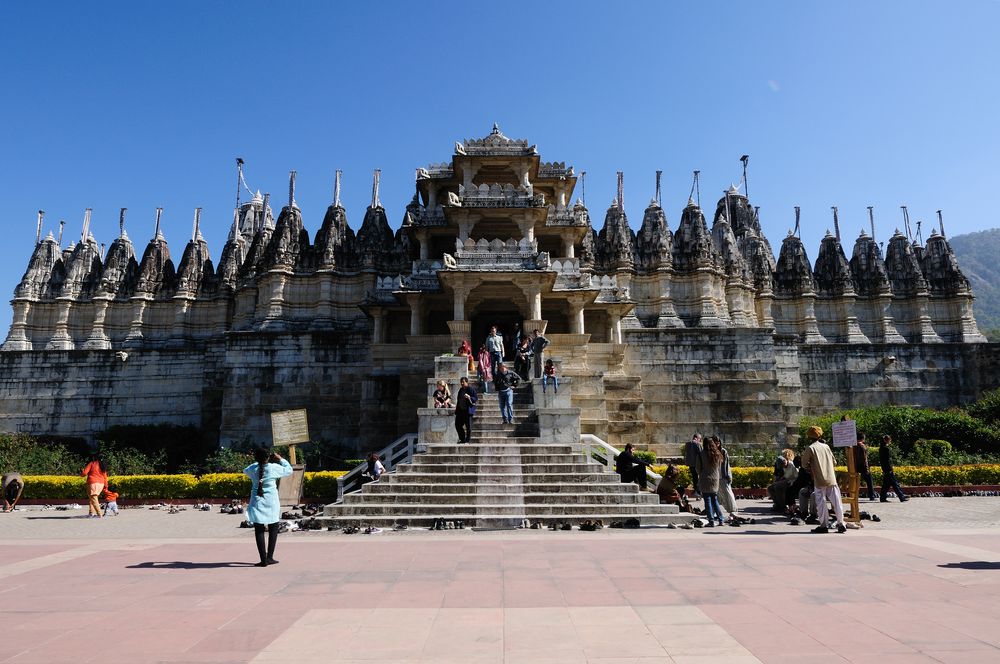 Der Jain Tempel von Ranakpur ...