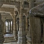 DER JAINTEMPEL VON RANAKPUR