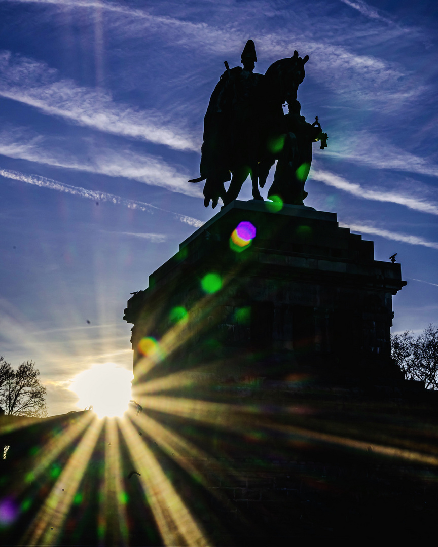 Der Kaiser in der untergehenden Sonne