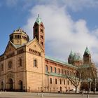 Der Kaiserdom zu Speyer; Ansicht von Südwesten. Das neuere Westwerk hebt sich deutlich...