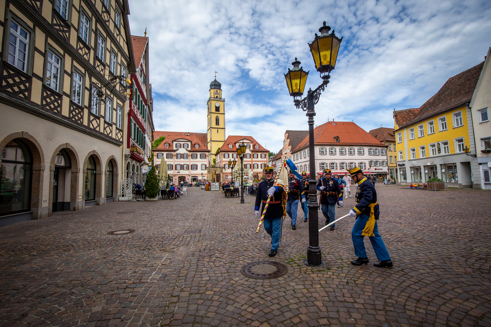 der Kampf gegen die Laterne - gesehen am St. Georgstag in Bad Mergentheim