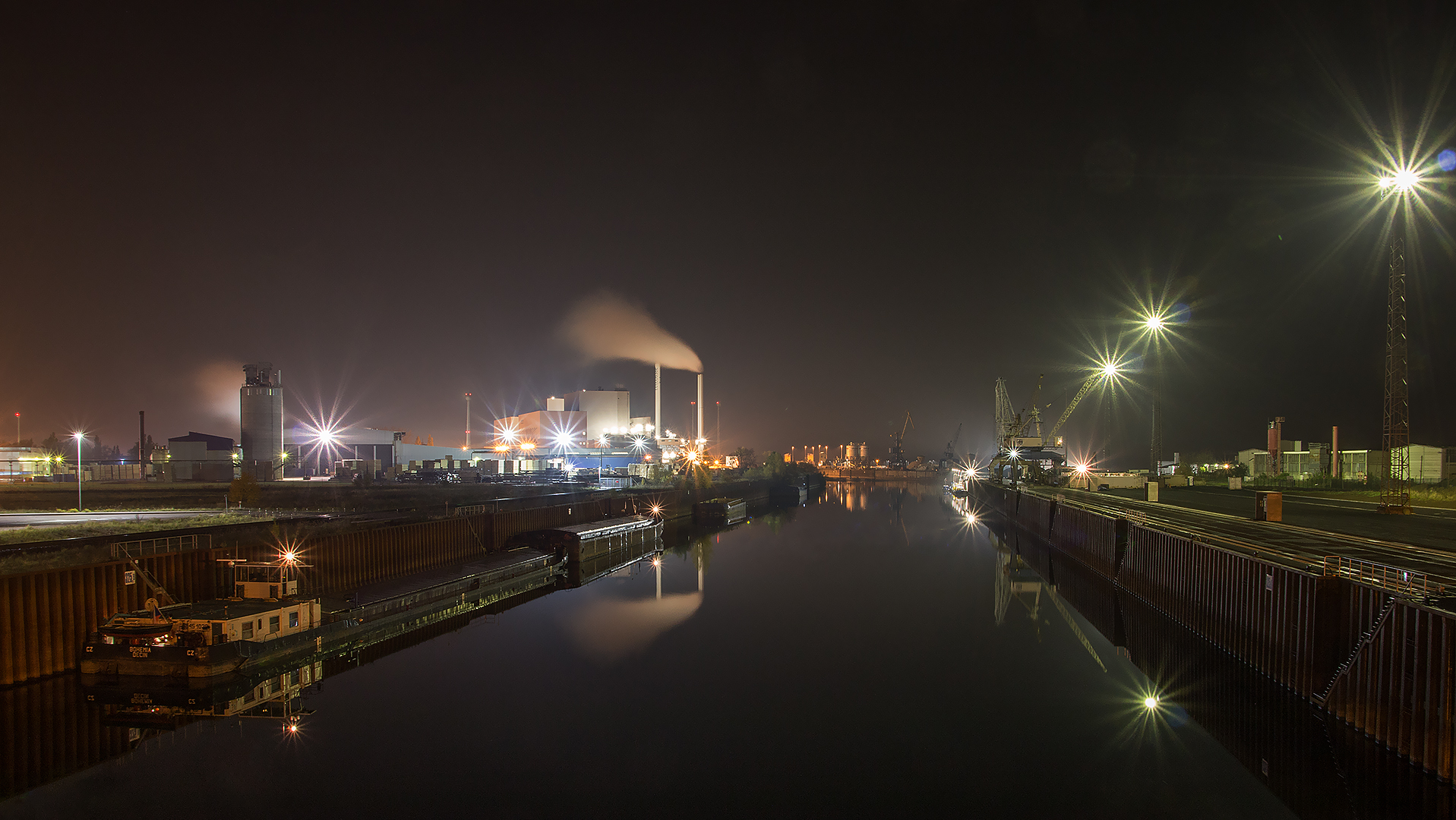 Der Kanalhafen Magdeburg...