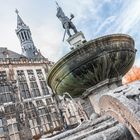 der Karlsbrunnen vor dem Aachener Rathaus