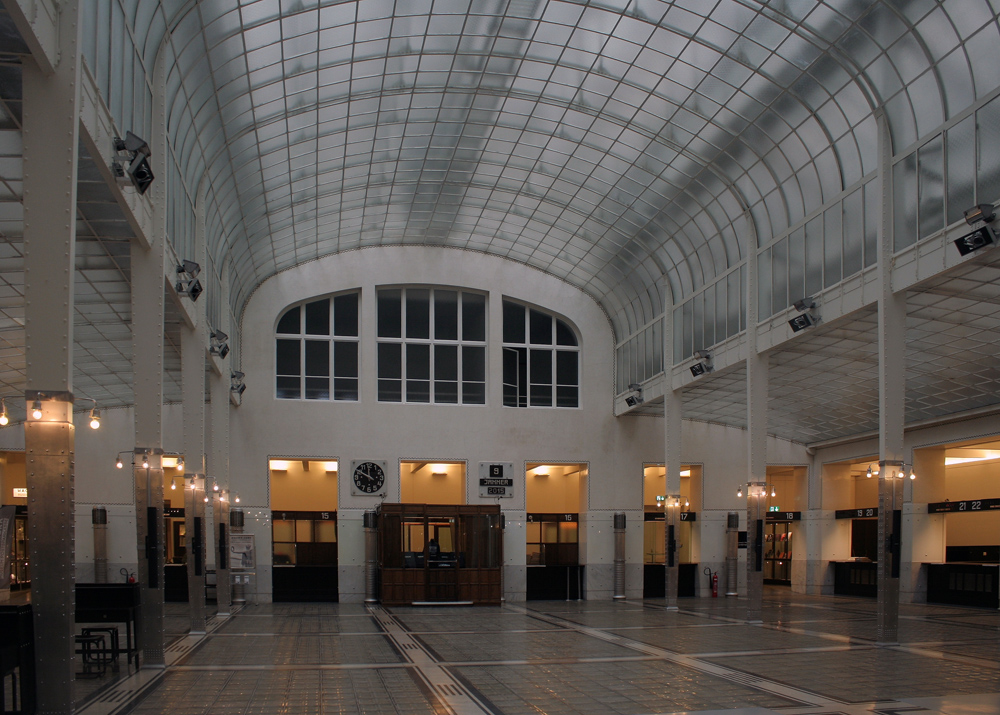 Der Kassensaal der Postsparkasse von Otto Wagner