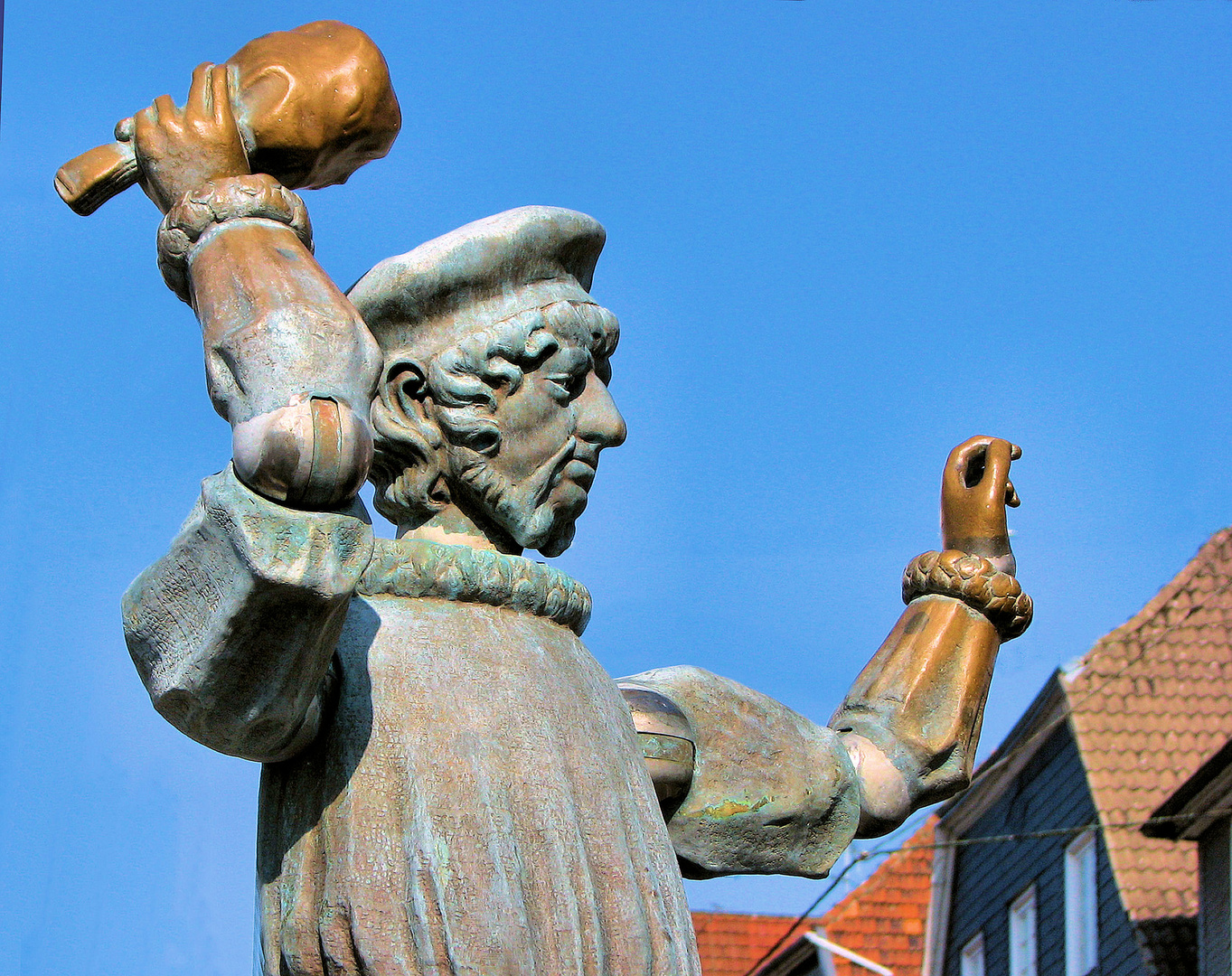 der Kaufmann auf dem Bürgerbrunnen Rathausplatz Lippstadt