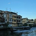 Der Khlong Saen Saep mit Linienboot