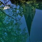 Der Kirchturm im Blautopf