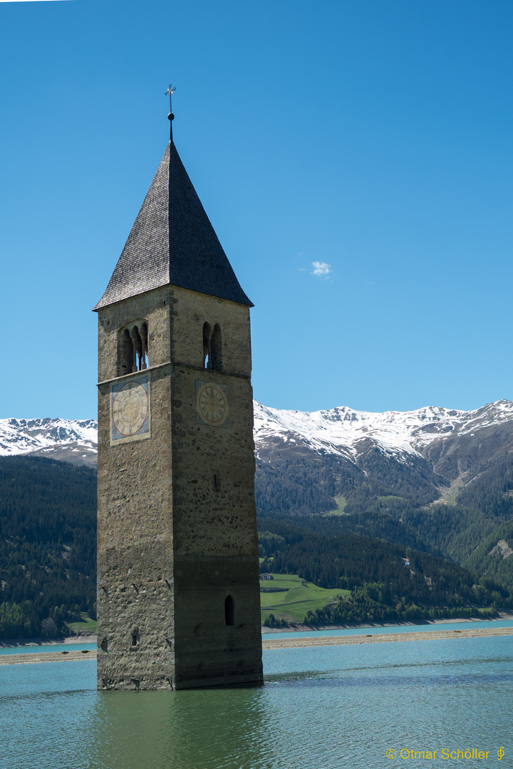 Der Kirchturm im Reschensee