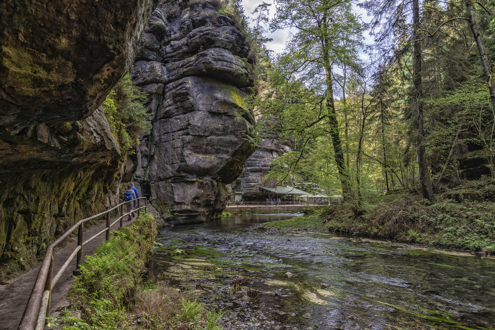 der Klamm entlang