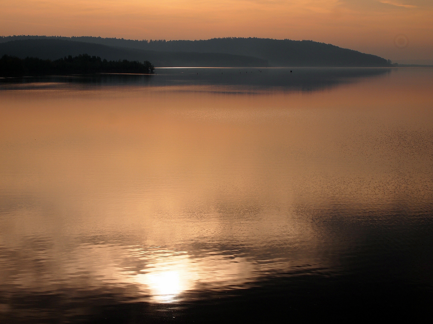 Der kleine Brombachsee im Morgenlicht