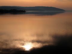 Der kleine Brombachsee im Morgenlicht