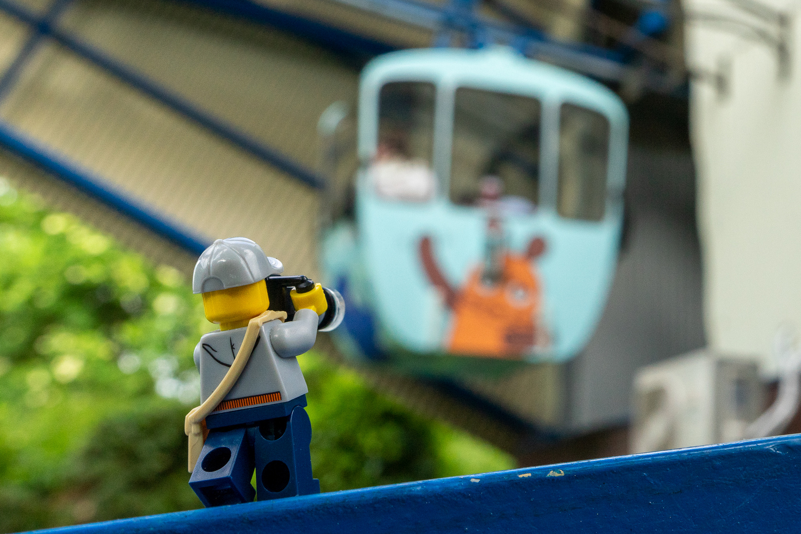 Der kleine Fotograf an der Seilbahn