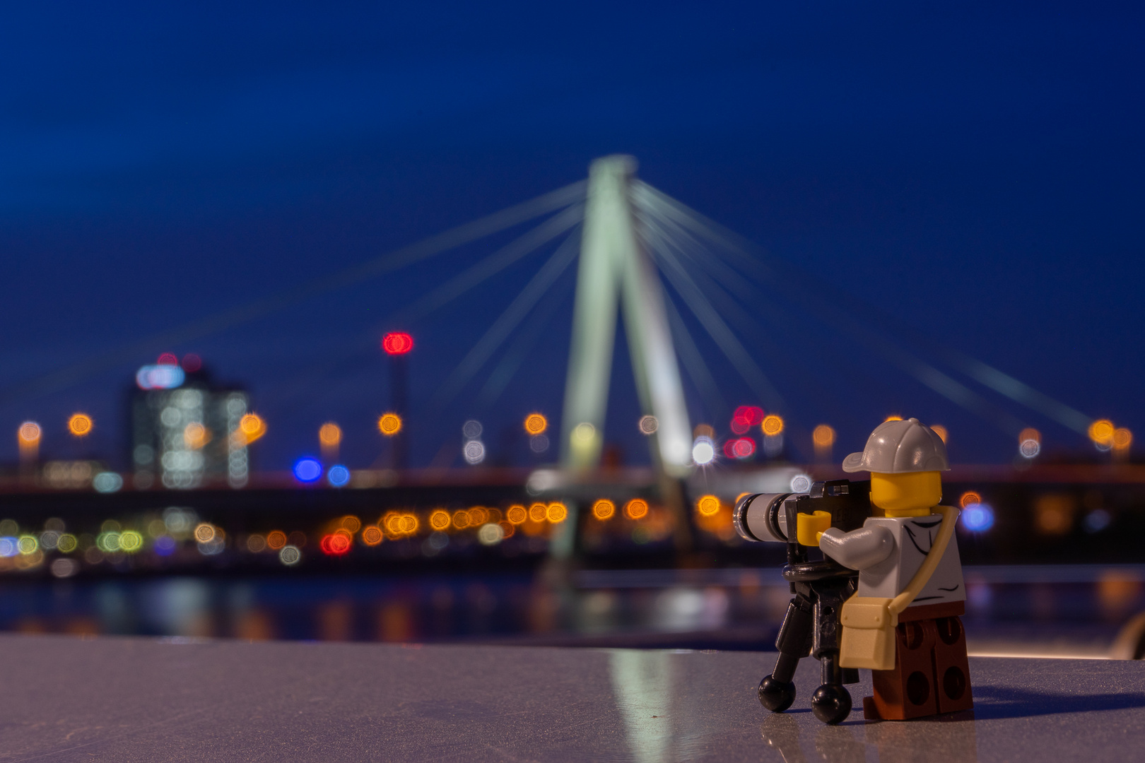 der kleine Fotograf im Rheinauhafen Köln