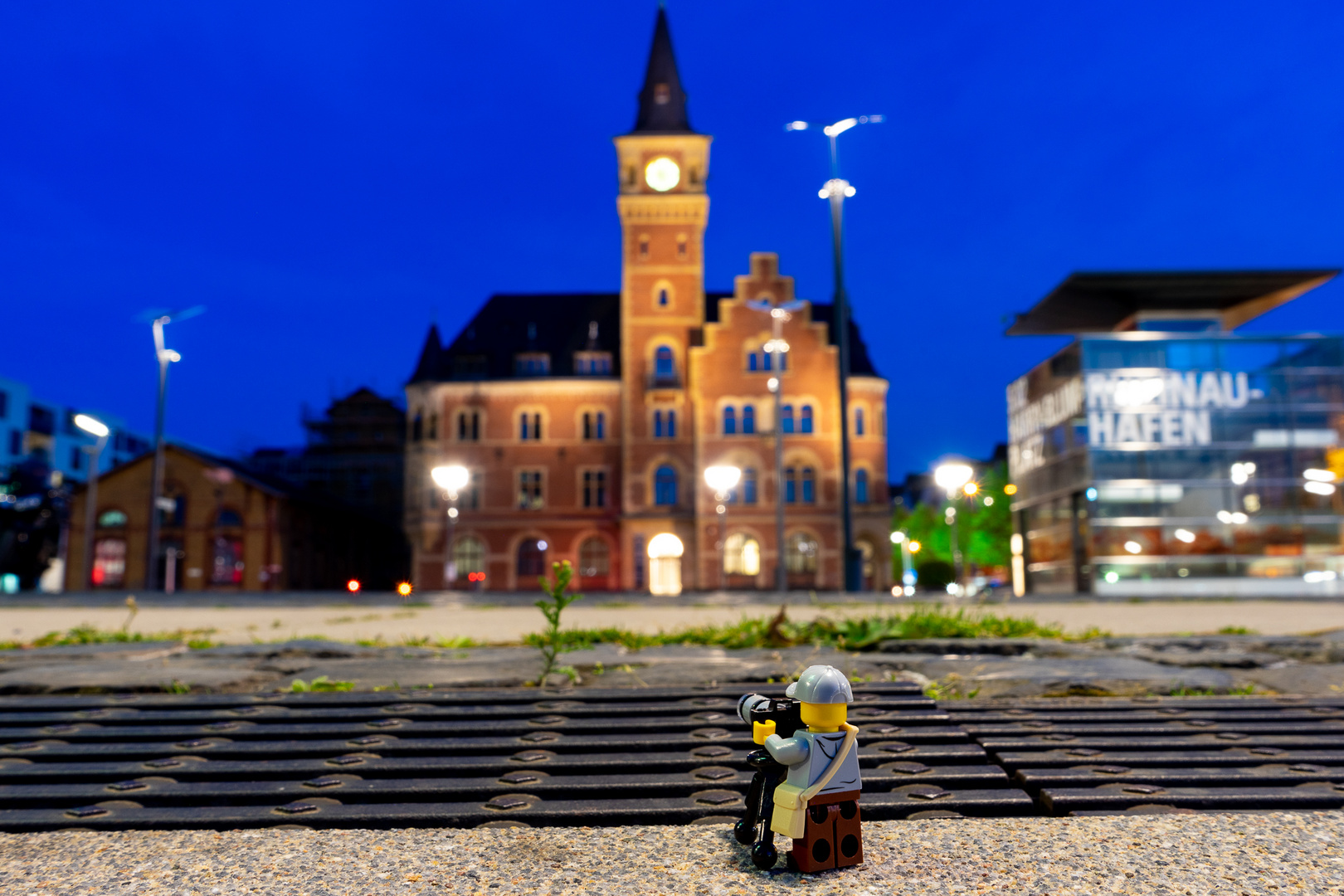 der kleine Fotograf im Rheinauhafen Köln