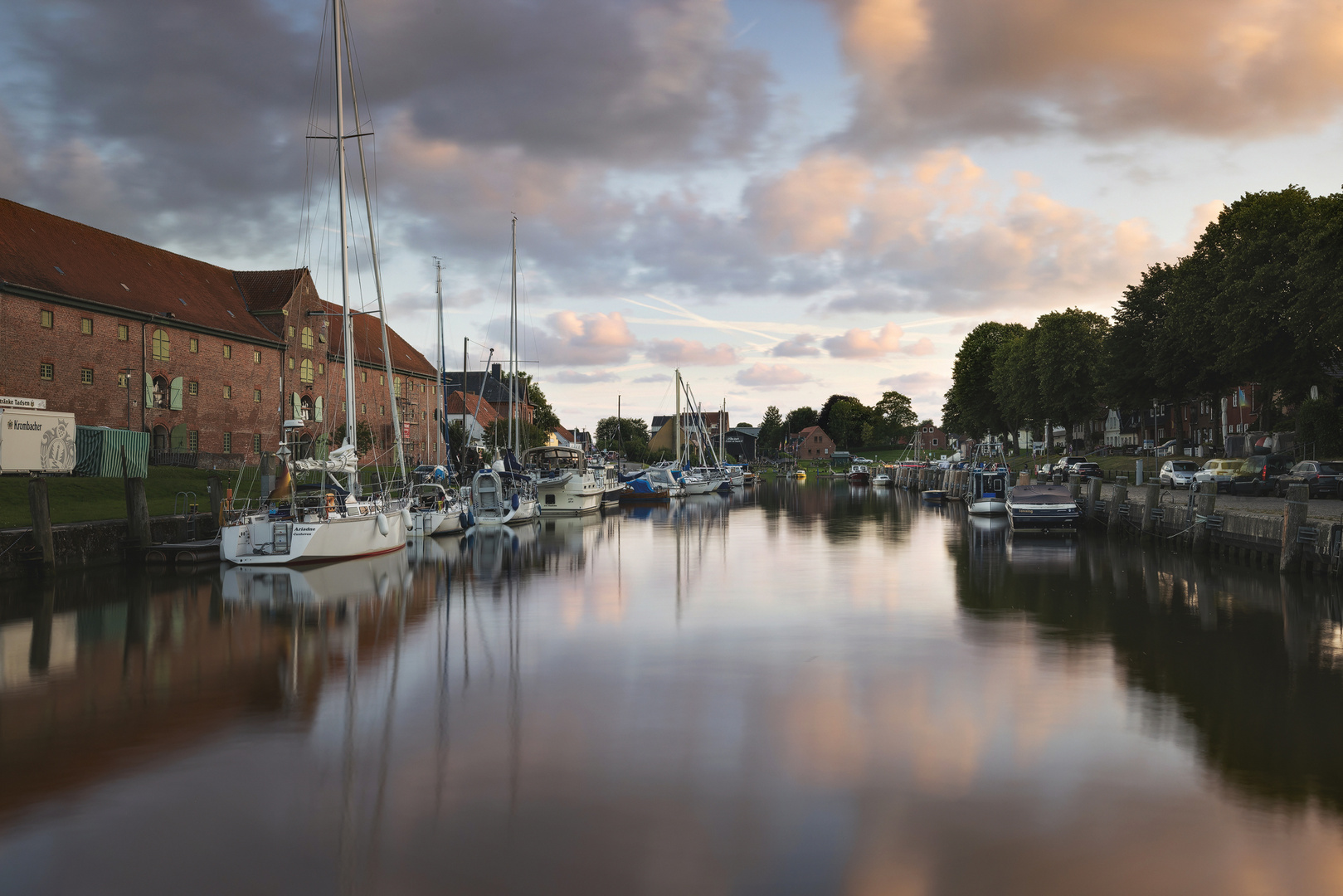 ...der kleine Hafen an der Eider...