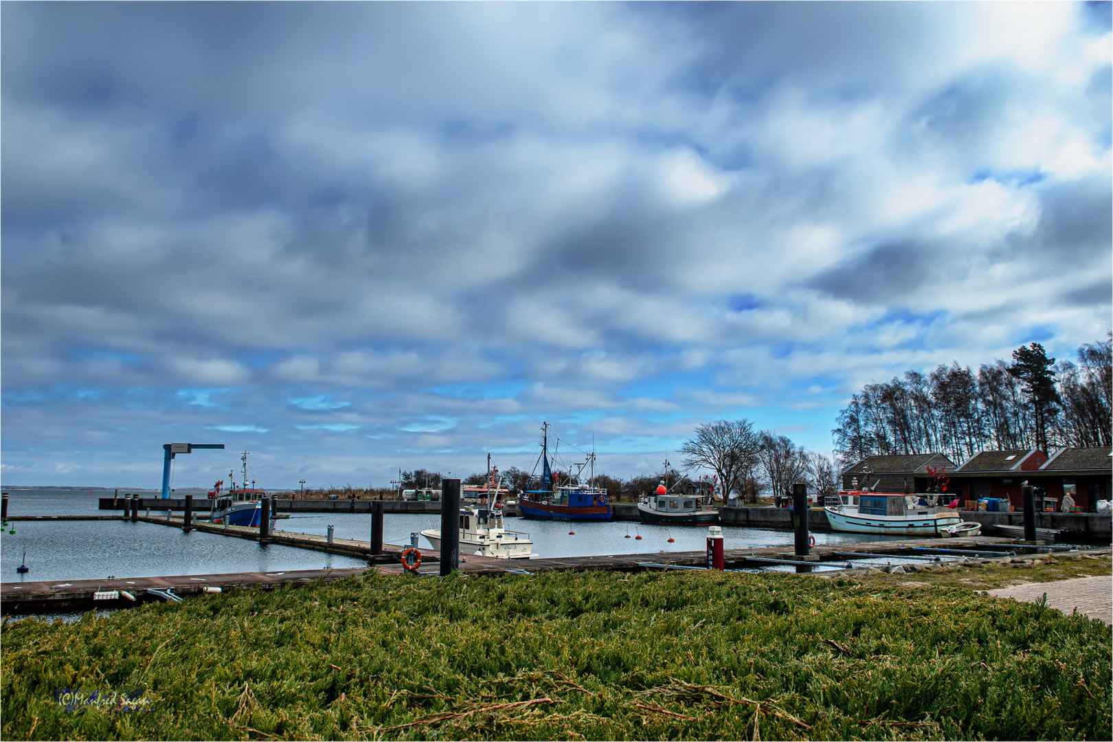 Der kleine Hafen Barhöft... 