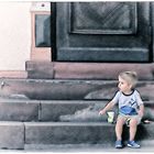Der kleine Junge auf der Treppenstufe - Le p'tit garçon sur la marche d'escalier