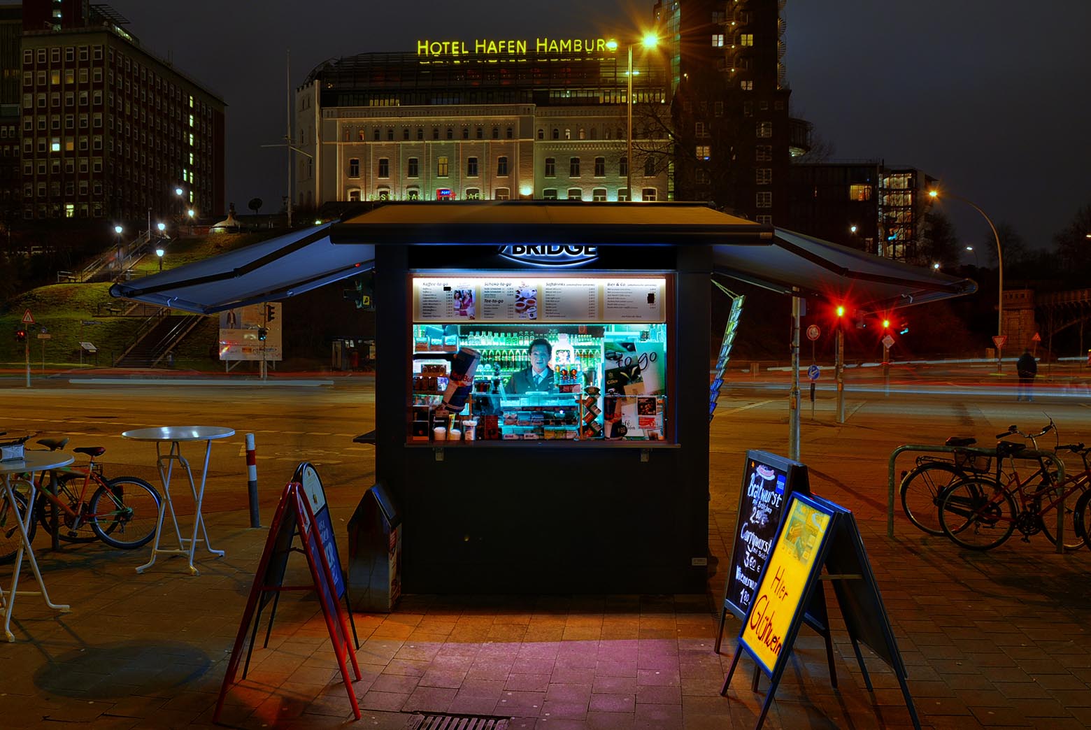 Der kleine Kiosk an den Hamburger Landungsbrücken