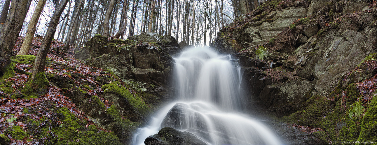 der kleine Wasserfall