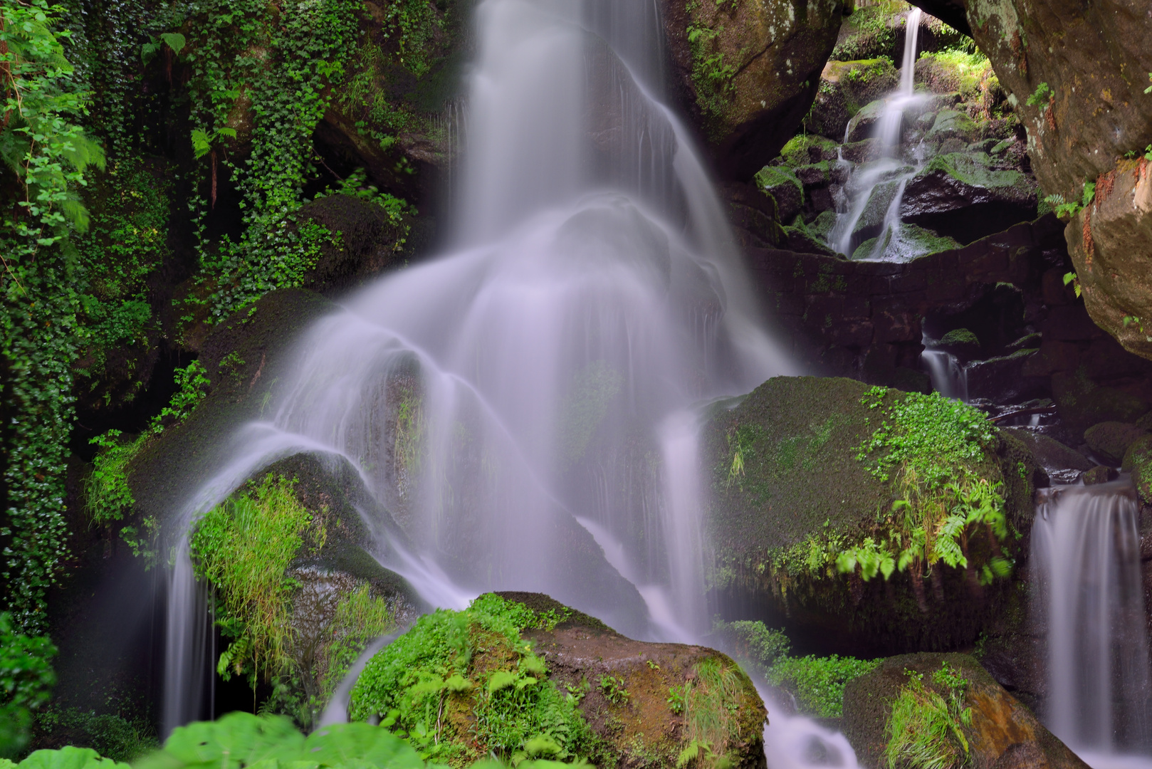 der kleine Wasserfall