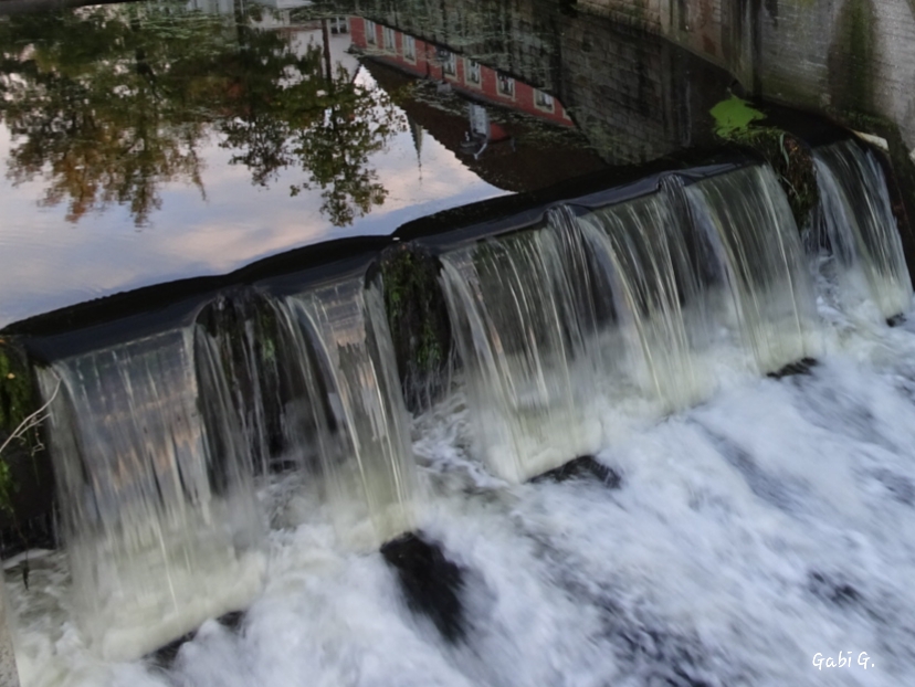 Der kleine Wasserfall....